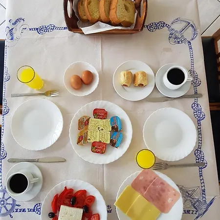 Otel Akrogiali 2*