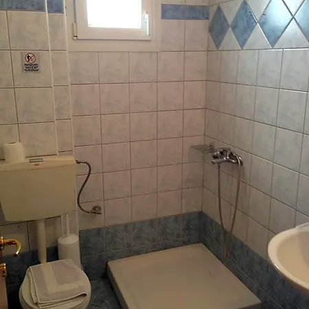 Akrogiali Hotel 2*