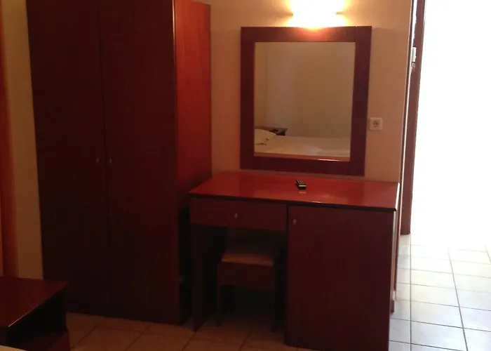 Akrogiali 2* Korinós